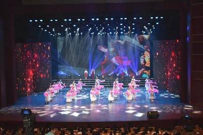 礼赞新中国 奋进新时代——鲅鱼圈区教育系统举行庆祝新中国成立70周年文艺汇演摄制纪实